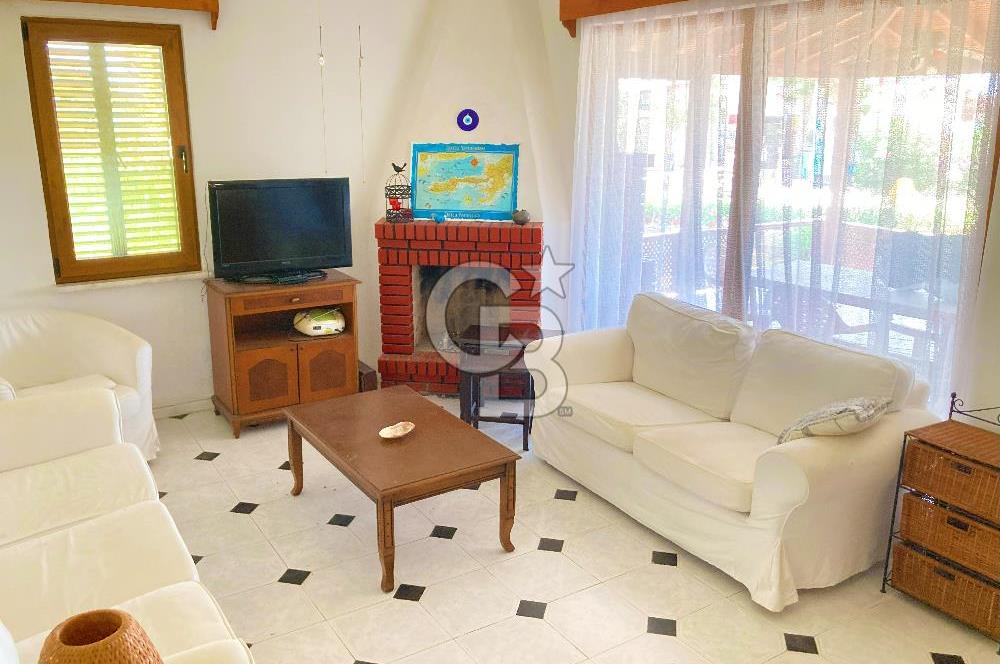 Satılık Datça'da Denize Sıfır Site İçerisinde Villa