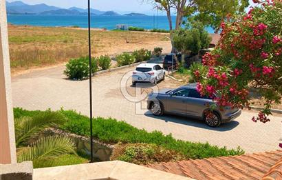 Satılık Datça'da Denize Sıfır Site İçerisinde Villa