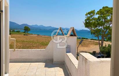 Satılık Datça'da Denize Sıfır Site İçerisinde Villa