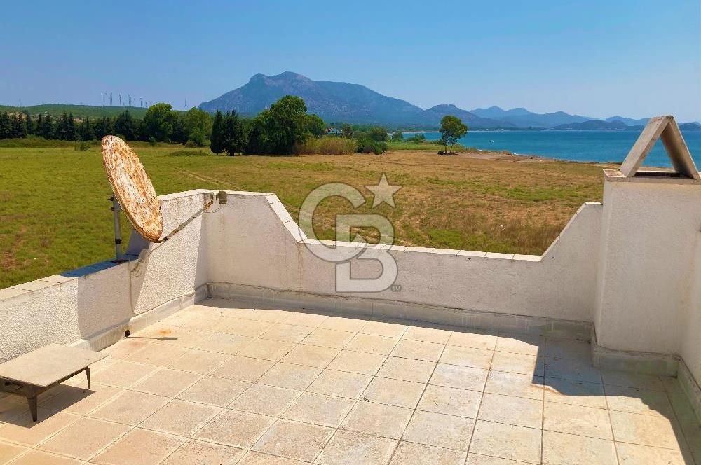 Satılık Datça'da Denize Sıfır Site İçerisinde Villa