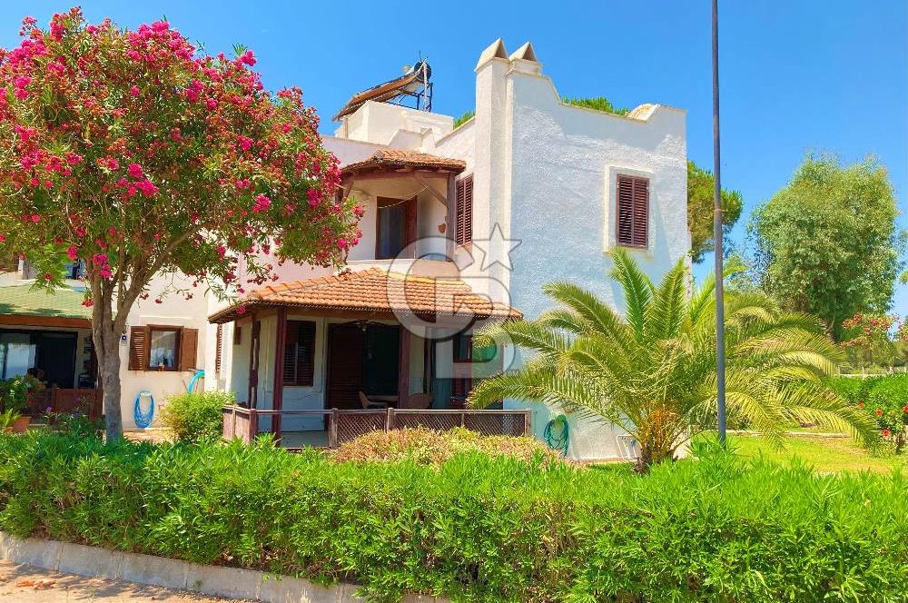 Satılık Datça'da Denize Sıfır Site İçerisinde Villa