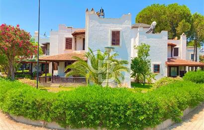 Satılık Datça'da Denize Sıfır Site İçerisinde Villa