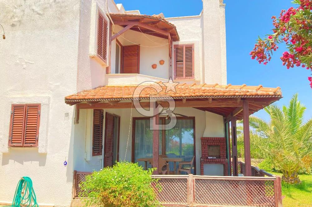 Satılık Datça'da Denize Sıfır Site İçerisinde Villa