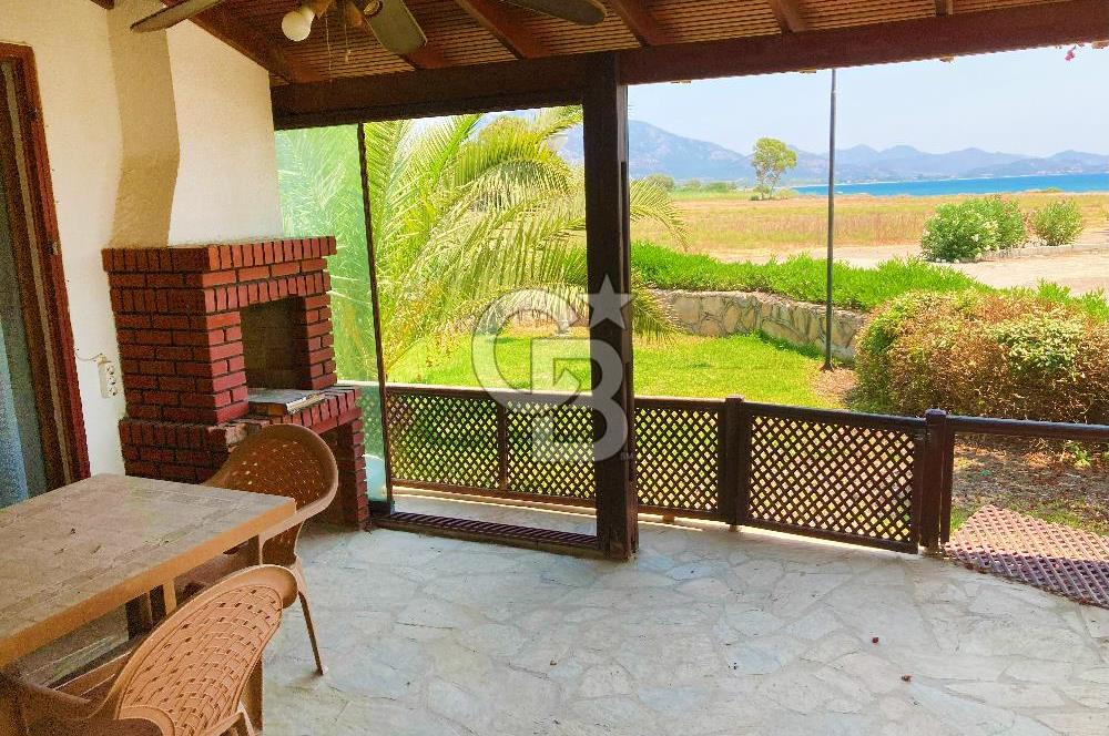 Satılık Datça'da Denize Sıfır Site İçerisinde Villa