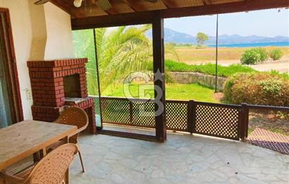 Satılık Datça'da Denize Sıfır Site İçerisinde Villa