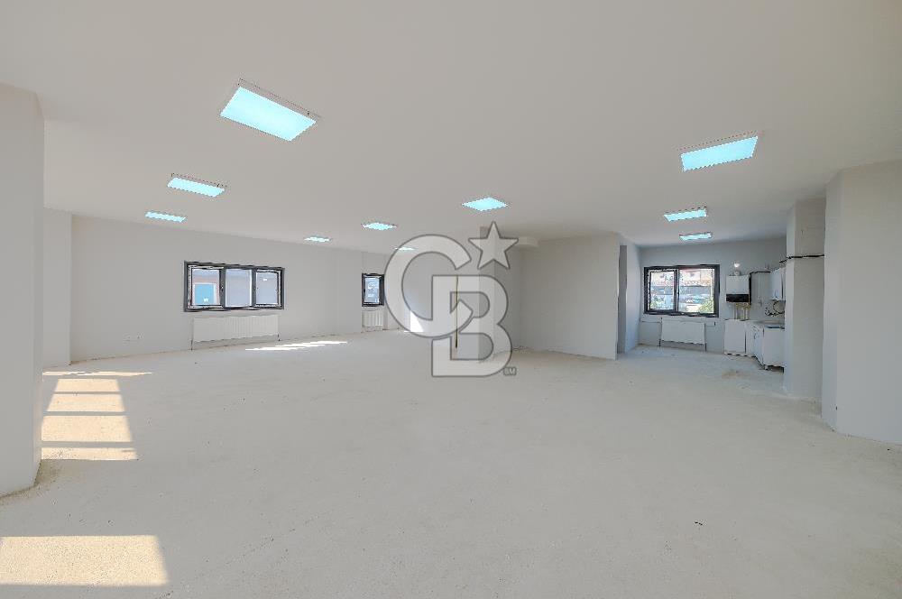 Ümraniye Şerifali Prestijli 2.400m² Kiralık Komple Plaza