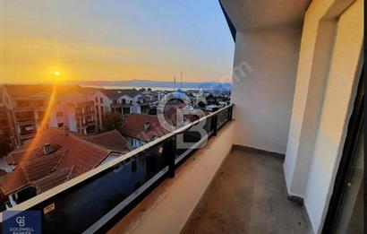 Yeşilyurt Mahallesi'nde Deniz Manzaralı Asansörlü İskanlı Daire