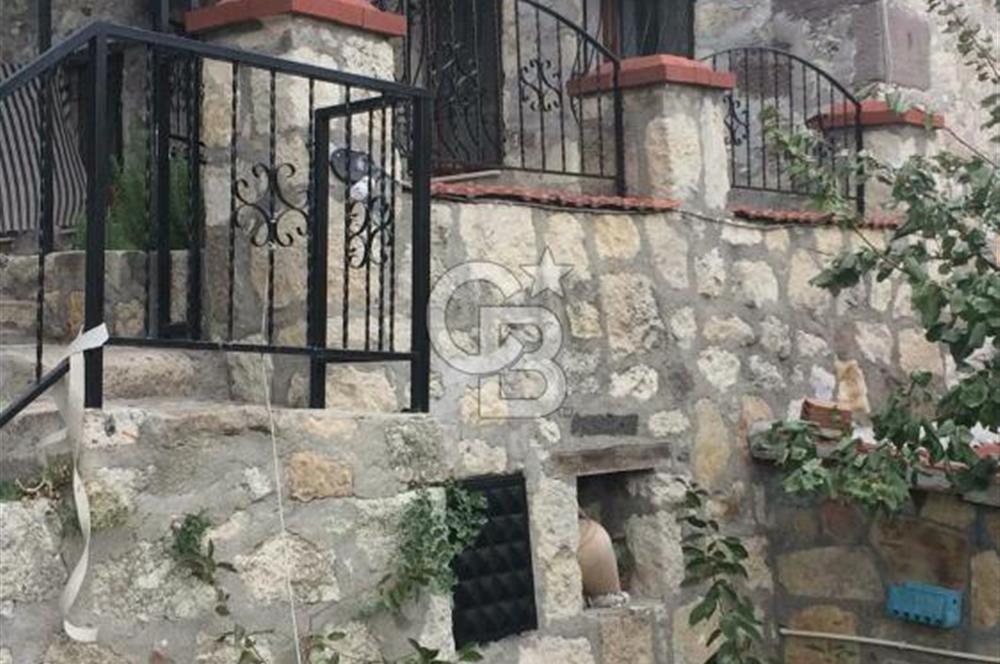 ALİAĞA AŞAĞIŞAKRAN'DA DENİZ MANZARALI TARİHİ TAŞ DUBLEKS EV