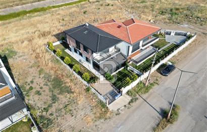 Ayvalık Altınova'da Satılık Tam Müstakil Villa
