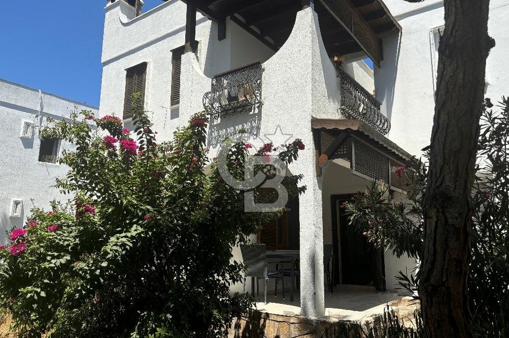Bodrum Marina'ya Yakın Merkezi Konum Satılık Site İçi 2+1 Villa