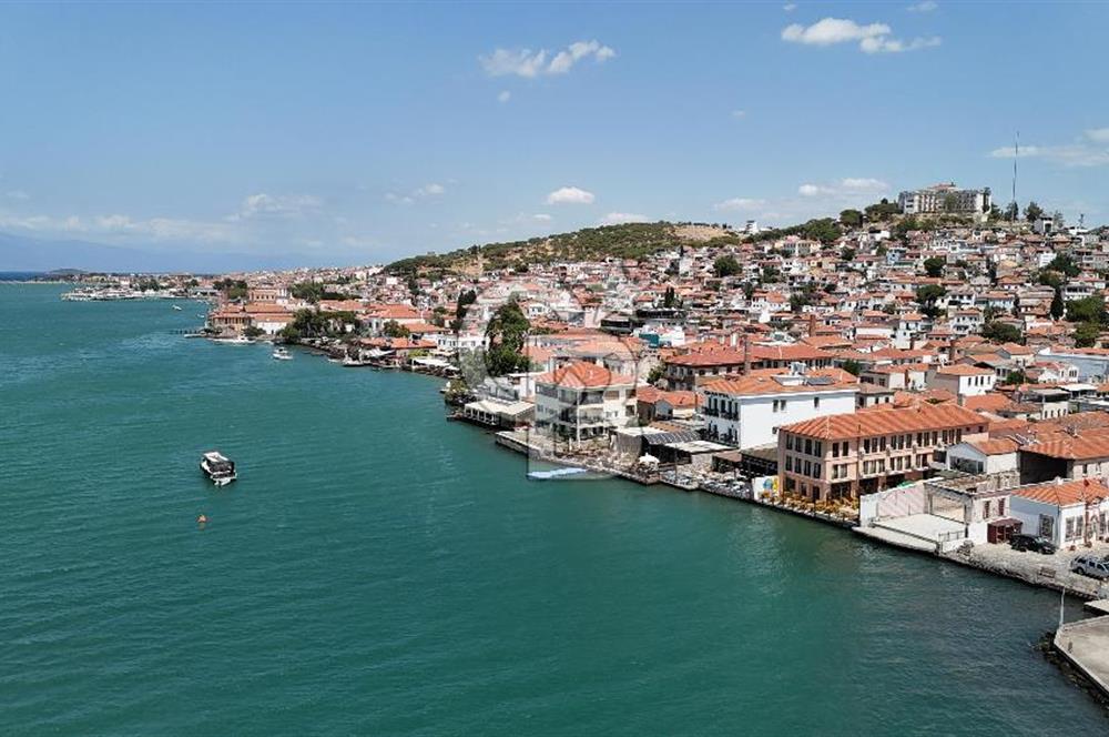 AYVALIK MERKEZ DENİZE SIFIR 4+2 SATILIK YALI DAİRESİ
