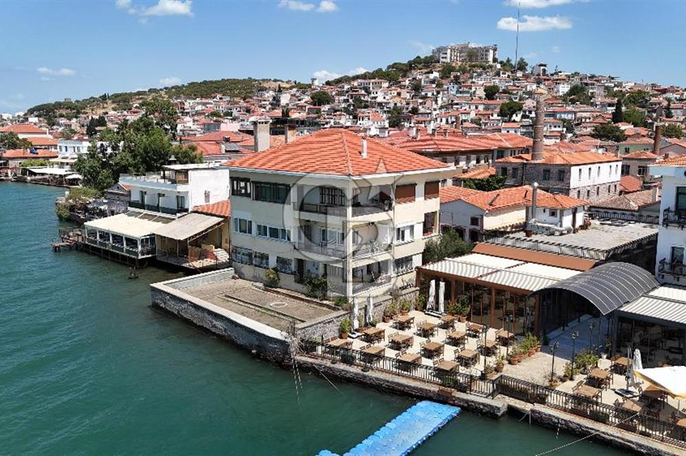 AYVALIK MERKEZ DENİZE SIFIR 4+2 SATILIK YALI DAİRESİ