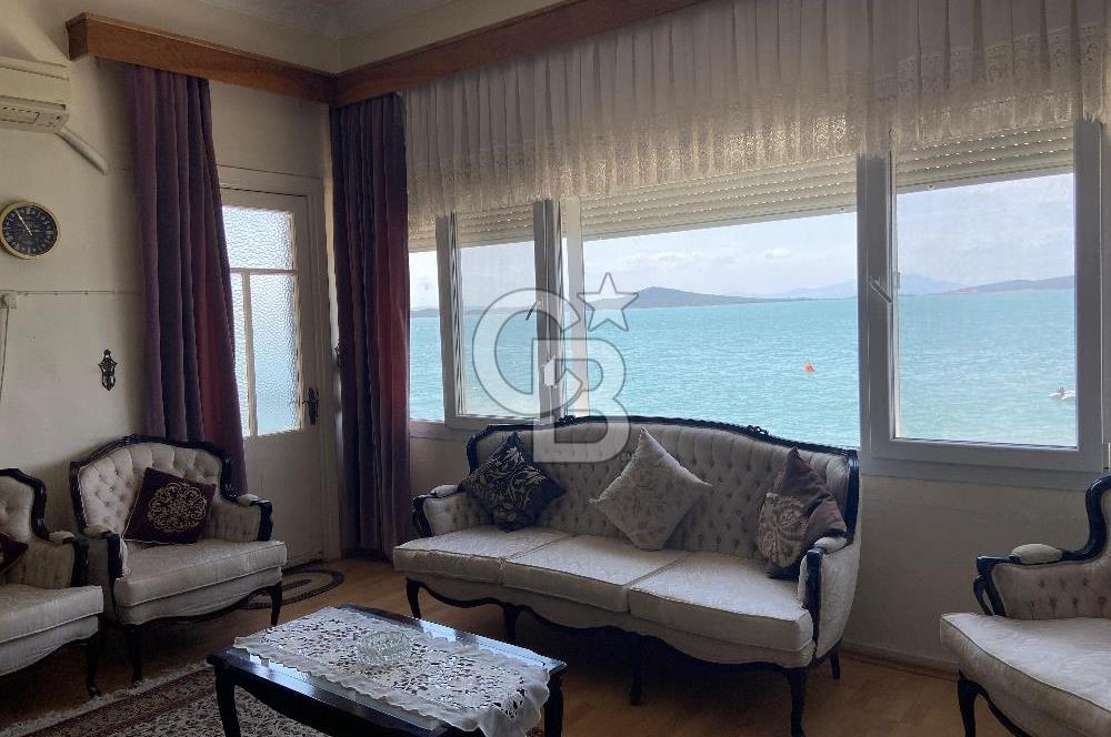 AYVALIK MERKEZ DENİZE SIFIR 4+2 SATILIK YALI DAİRESİ