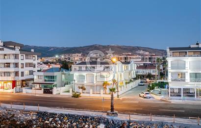 Güzelbahçe'de Teraslı,Deniz Manzaralı, Özel Tasarım Sıfır Villa