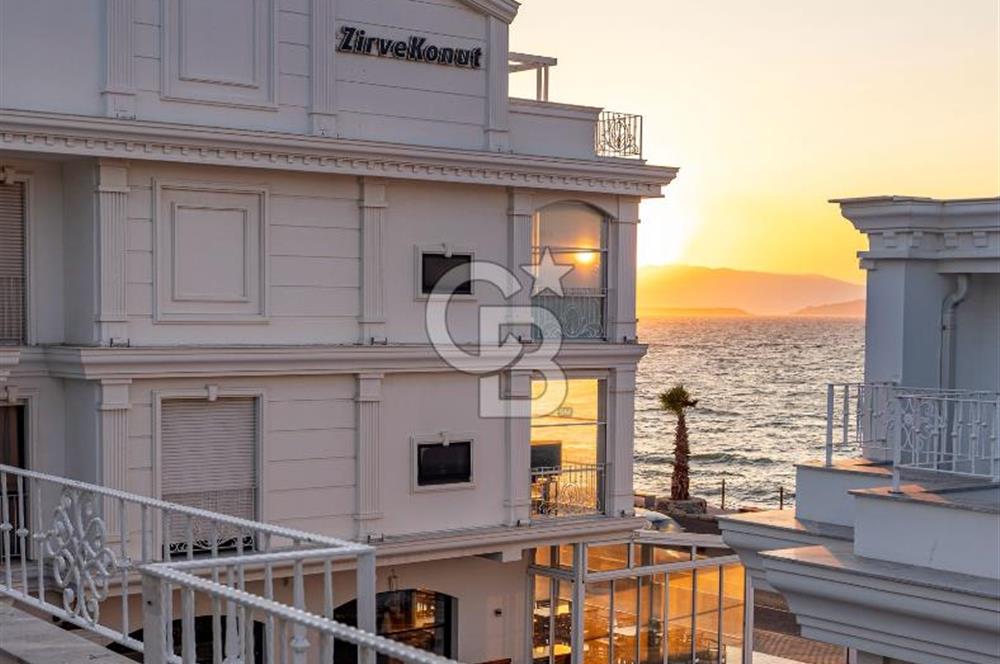 Güzelbahçe'de Teraslı,Deniz Manzaralı, Özel Tasarım Sıfır Villa