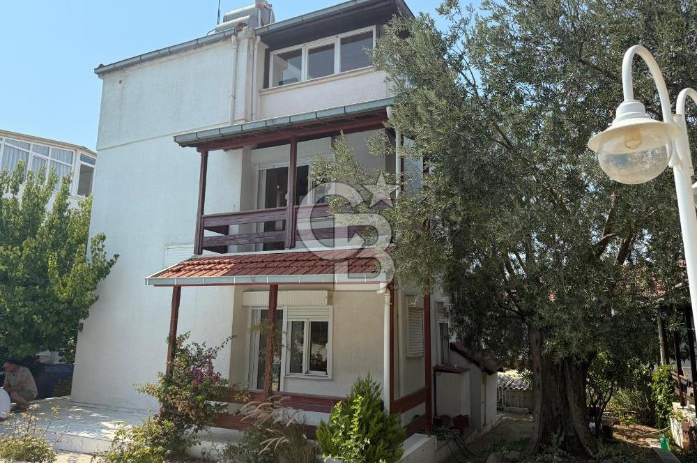 Ayvalık Sahilkentte Deniz Manzaralı Müstakil Villa