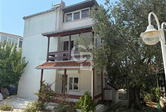 Ayvalık Sahilkentte Deniz Manzaralı Müstakil Villa