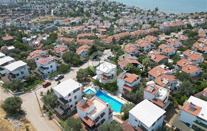 Ayvalık Sahilkentte Deniz Manzaralı Müstakil Villa