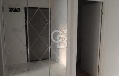 Balçova Ata Caddesinde Merkezi Konumda Lüks 3+1 Kiralık Daire