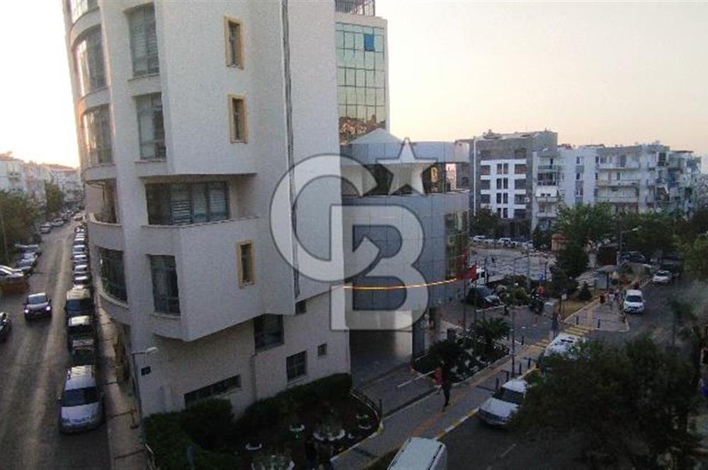 Balçova Ata Caddesinde Merkezi Konumda Lüks 3+1 Kiralık Daire