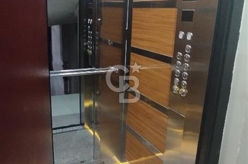 Balçova Ata Caddesinde Merkezi Konumda Lüks 3+1 Kiralık Daire