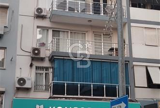 Balçova Ata Caddesinde Merkezi Konumda Lüks 3+1 Kiralık Daire