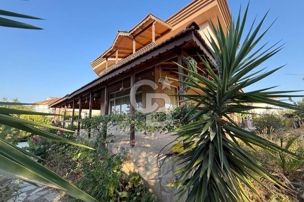 SEFERİHİSAR ULAMIŞTA SATILIK VİLLA – 750 m² ARSA İÇİNDE 3+1 MÜŞTEMİLATLI