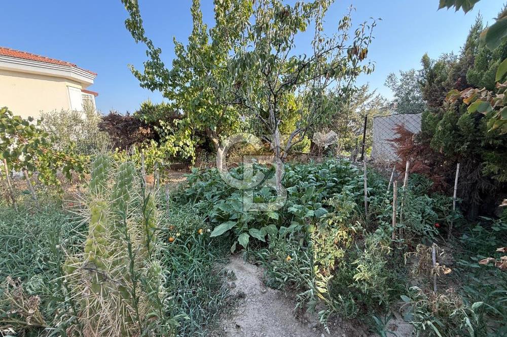 SEFERİHİSAR ULAMIŞTA SATILIK VİLLA – 750 m² ARSA İÇİNDE 3+1 MÜŞTEMİLATLI