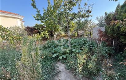 SEFERİHİSAR ULAMIŞTA SATILIK VİLLA – 750 m² ARSA İÇİNDE 3+1 MÜŞTEMİLATLI