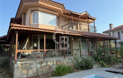 SEFERİHİSAR ULAMIŞTA SATILIK VİLLA – 750 m² ARSA İÇİNDE 3+1 MÜŞTEMİLATLI