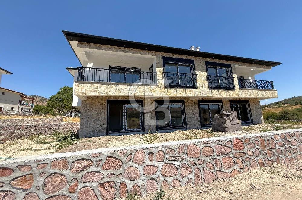 Dikili Uzunburun'da Doğa İle İç İçe Satılık 4+1 Dubleks Villa