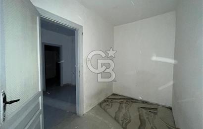 ÇAĞLAYAN'DA ANA CADDE ÜZERİNDE BALKONLU DAİRE