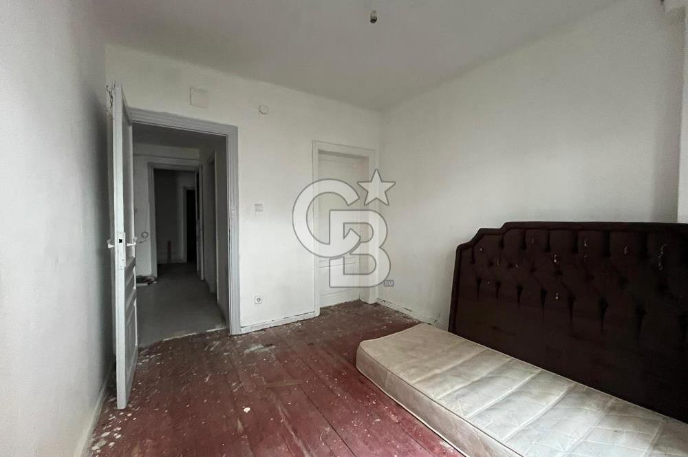 ÇAĞLAYAN'DA ANA CADDE ÜZERİNDE BALKONLU DAİRE