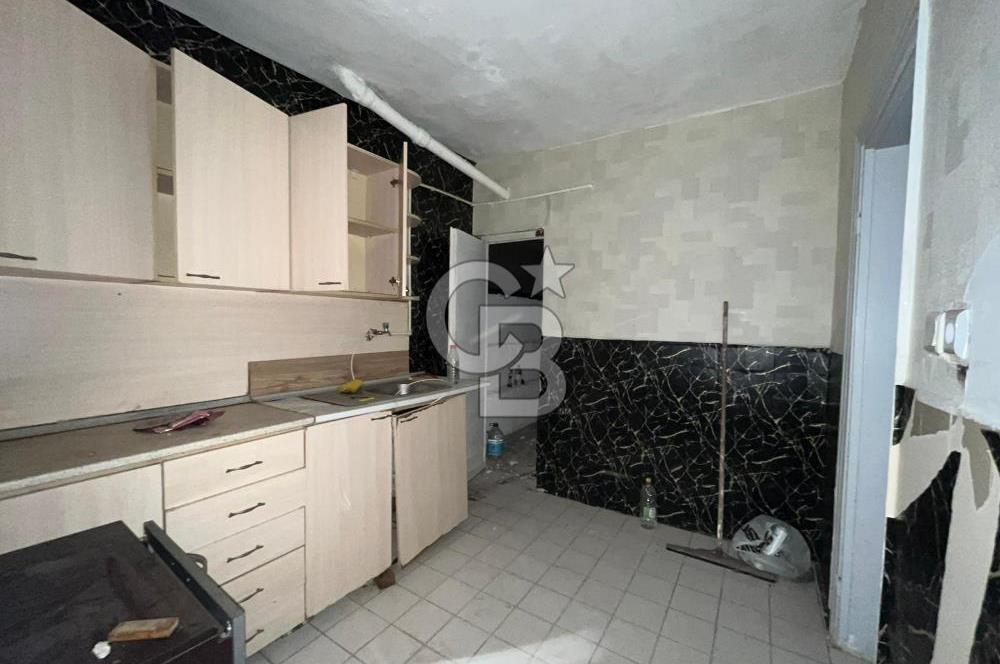 ÇAĞLAYAN'DA ANA CADDE ÜZERİNDE BALKONLU DAİRE
