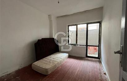 ÇAĞLAYAN'DA ANA CADDE ÜZERİNDE BALKONLU DAİRE