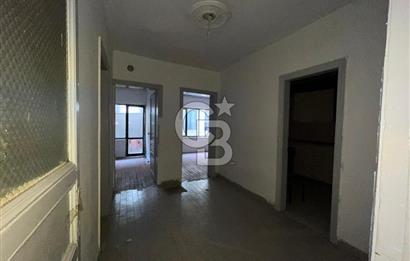 ÇAĞLAYAN'DA ANA CADDE ÜZERİNDE BALKONLU DAİRE