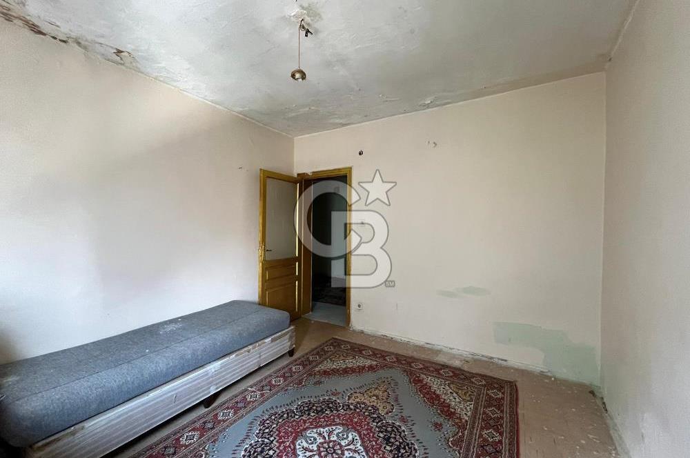 ÇAĞLAYAN'DA VATAN CADDESİ ÜZERİNDE BALKONLU DAİRE