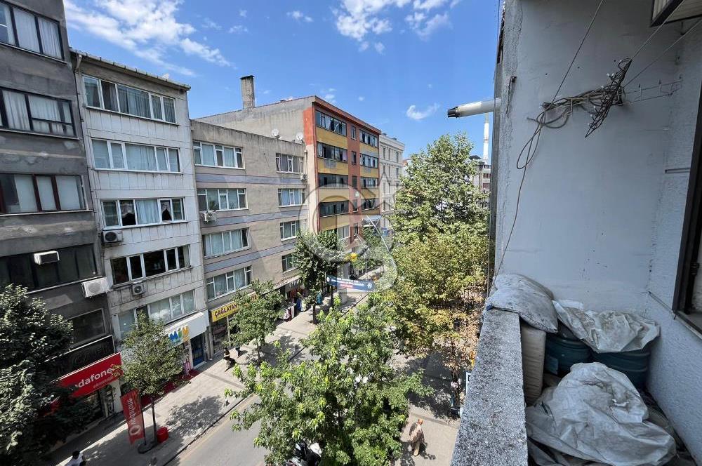 ÇAĞLAYAN'DA VATAN CADDESİ ÜZERİNDE BALKONLU DAİRE