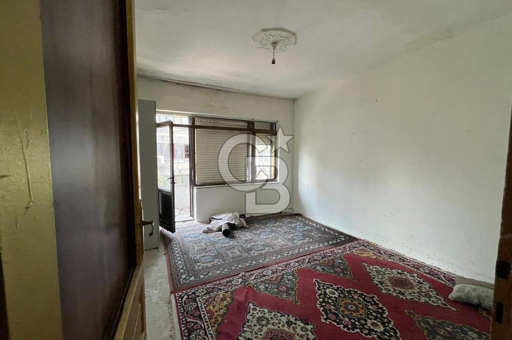 ÇAĞLAYAN'DA VATAN CADDESİ ÜZERİNDE BALKONLU DAİRE
