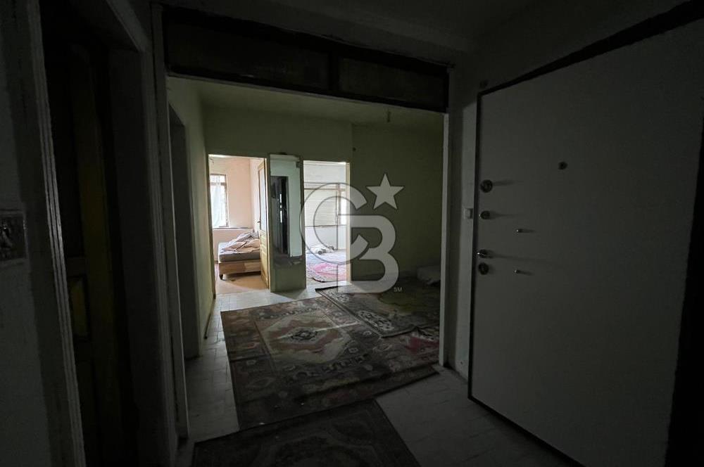 ÇAĞLAYAN'DA VATAN CADDESİ ÜZERİNDE BALKONLU DAİRE