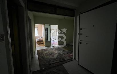 ÇAĞLAYAN'DA VATAN CADDESİ ÜZERİNDE BALKONLU DAİRE