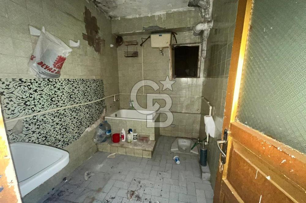 ÇAĞLAYAN'DA VATAN CADDESİ ÜZERİNDE BALKONLU DAİRE