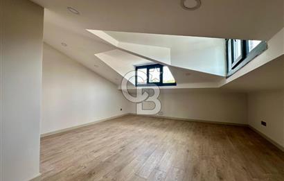Acıbadem'de Satılık 4+2 Sıfır Daire