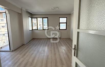 BOSTANLI SUAT TAŞER SOKAĞI'NDA SAHİLE 400 MT MESAFEDE  3+1 KİRALIK DAİRE