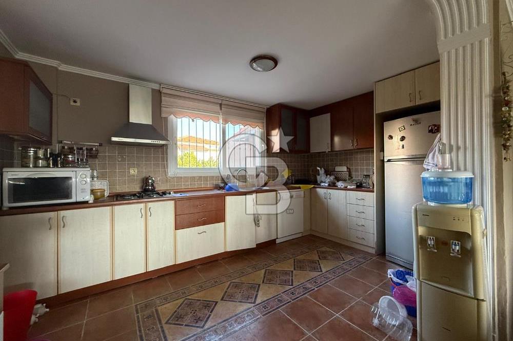 SEFERİHİSAR ULAMIŞTA SATILIK VİLLA – 750 m² ARSA İÇİNDE 3+1 MÜŞTEMİLATLI