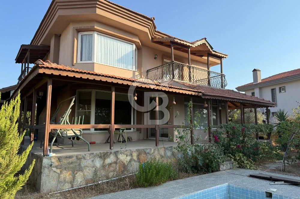 SEFERİHİSAR ULAMIŞTA SATILIK VİLLA – 750 m² ARSA İÇİNDE 3+1 MÜŞTEMİLATLI