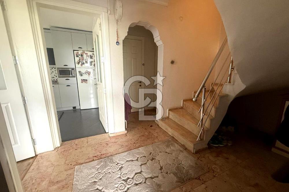 Güzelyurtta Spil Manzaralı Site İçi 5+1 Tripleks Villa