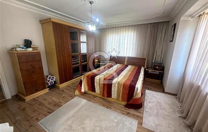 Güzelyurtta Spil Manzaralı Site İçi 5+1 Tripleks Villa