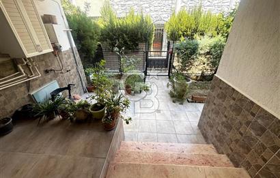 Güzelyurtta Spil Manzaralı Site İçi 5+1 Tripleks Villa