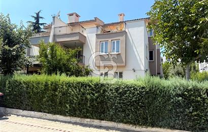 Güzelyurtta Spil Manzaralı Site İçi 5+1 Tripleks Villa